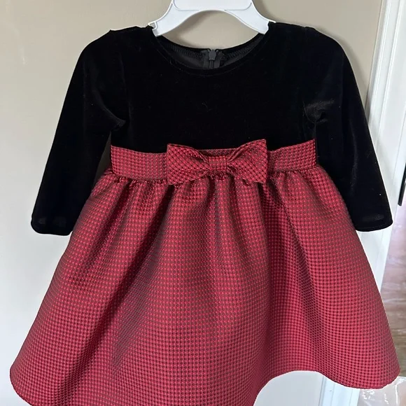sweet pea & lili | Dresses | Christmas Dress Worn Once Size 218 Months |  Poshmark